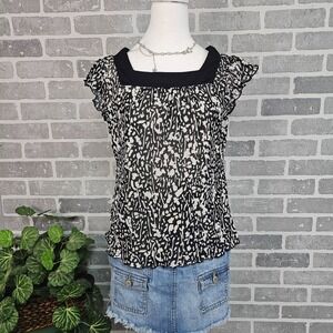 Relativity Blouse Black White Abstract Print Ruffle Sleeve Top‎ Women's PM